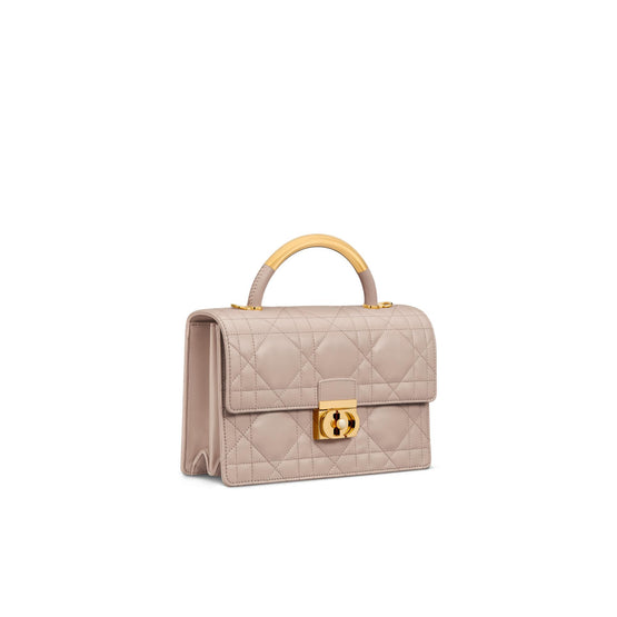 M4402UNMZM56U - Women's Flap Bag - 56U Trench